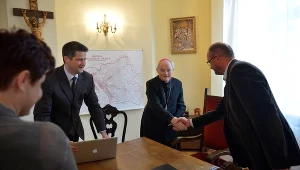 Arcybiskup Henryk Hoser spotkał się z parafianami z Jasienicy w sprawie zamkniętego parafialnego kościoła