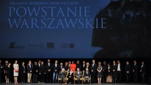 Powstańcy warszawscy, którzy zostali uwiecznieni na zdjęciach dokumentalnych wykorzystanych w filmie, oraz twórcy filmu