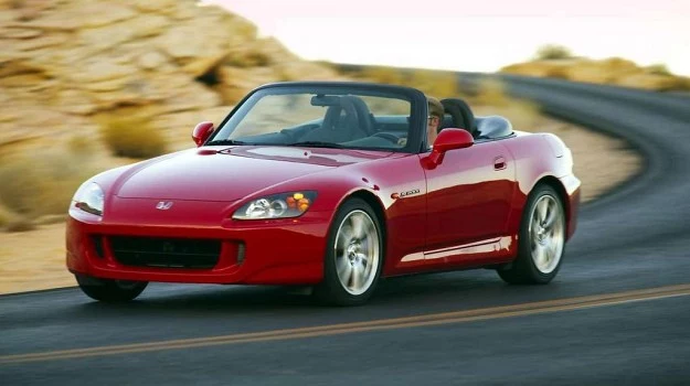 Roadster S2000 zniknął z rynku w 2009 roku, po 10 latach produkcji. Jego tylne koła napędzała 2-litrowa, wolnossąca jednostka benzynowa o mocy 240 KM. Łączna produkcja - 112 636 sztuk.