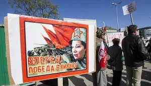 Protest przeciwko powrotowi pomnika braterstwa broni "Czterech Śpiących" na plac Wileński 