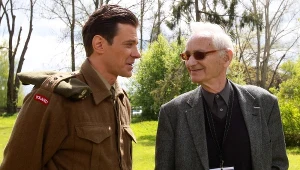 Syn rotmistrza Witolda Pileckiego, Andrzej Pilecki i Marcin Kwaśny, odtwórca głównej roli na planie zdjęciowym