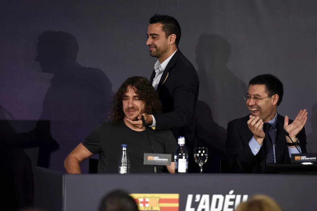 Carles Puyol na specjalnie zosrganizowanej konferencji prasowej poinformował oficjalnie, że żegna się z FC Barcelona i kończy karierę piłkarską Carles Puyol na specjalnie zosrganizowanej konferencji prasowej poinformował oficjalnie, że żegna się z FC Barcelona i kończy karierę piłkarską