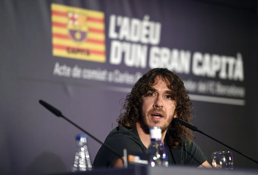 Carles Puyol na specjalnie zosrganizowanej konferencji prasowej poinformował oficjalnie, że żegna się z FC Barcelona i kończy karierę piłkarską Carles Puyol na specjalnie zosrganizowanej konferencji prasowej poinformował oficjalnie, że żegna się z FC Barcelona i kończy karierę piłkarską