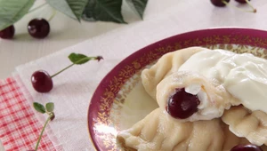 Pierogi z wiśniami