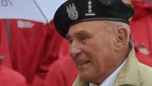 Zbigniew Dłużniewski na terenie opactwa - 70 lat później