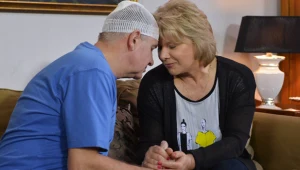 Pawła odwiedzi Wigę, by porozmawiać o wczorajszej sytuacji z Olką. 