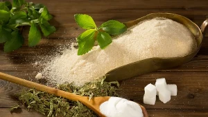 Stewię możemy spotkać pod różną postacią: suszone liście, proszek, płyn. 