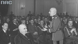 Zjazd Związku Legionistów Polskich w Warszawie, przemawia gen. dyw. Edward Rydz-Śmigły