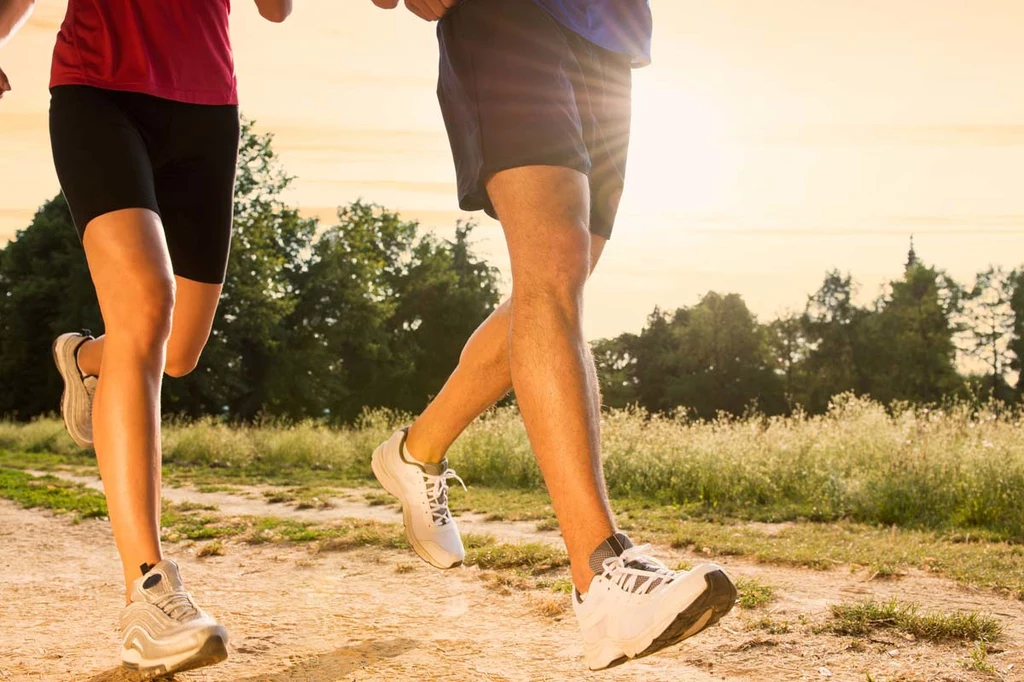 Slow jogging to obecnie jeden z silniejszych trendów aktywnego spędzania czasu na świecie.