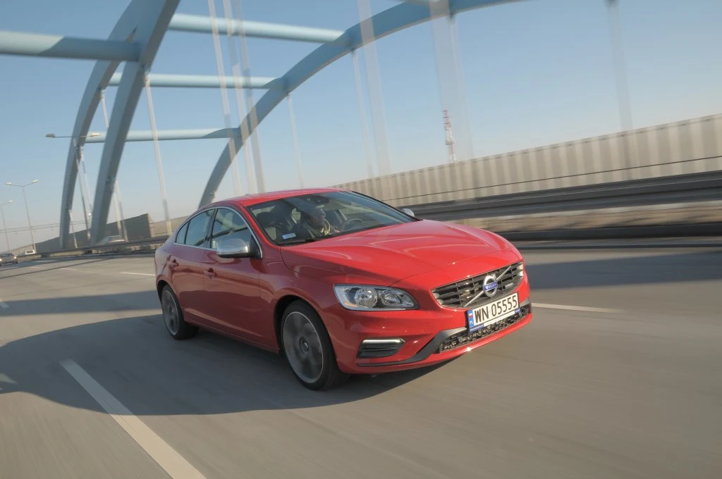 Volvo S60 D4 AT8 Drive-E R-Design Summum