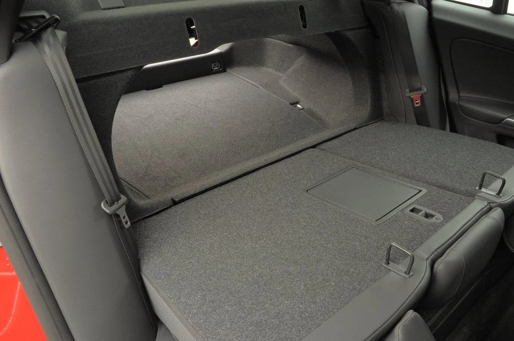 Volvo S60 D4 AT8 Drive-E R-Design Summum