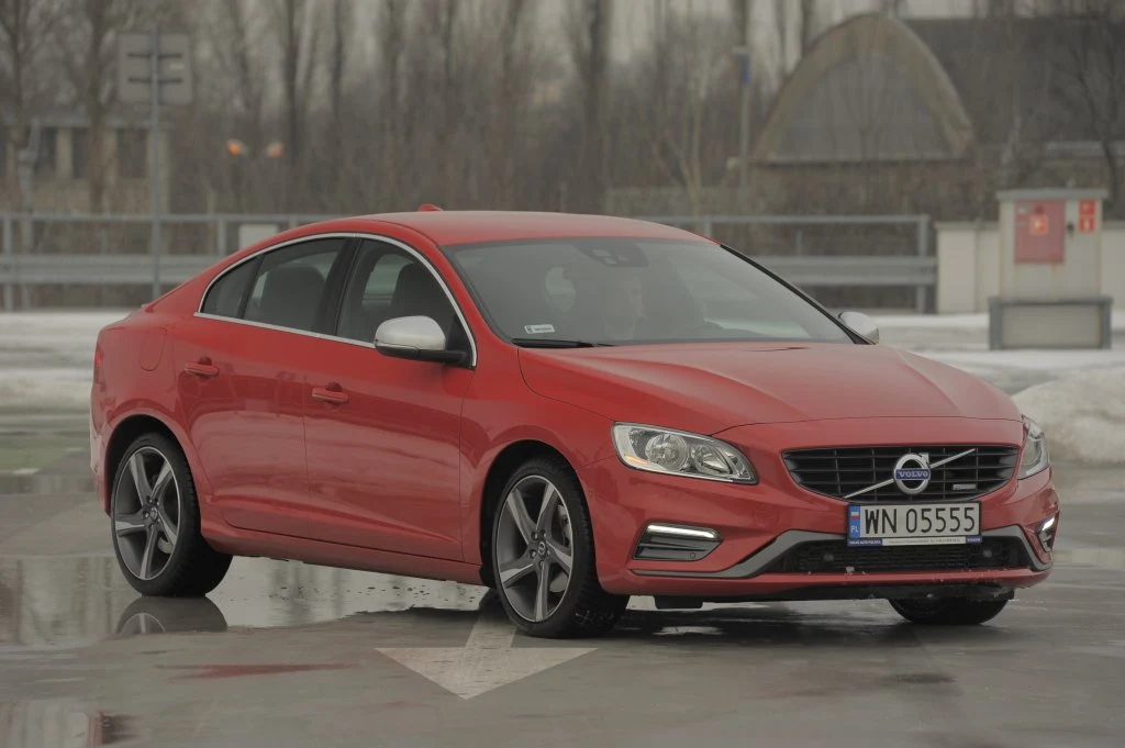Volvo S60 D4 AT8 Drive-E R-Design Summum