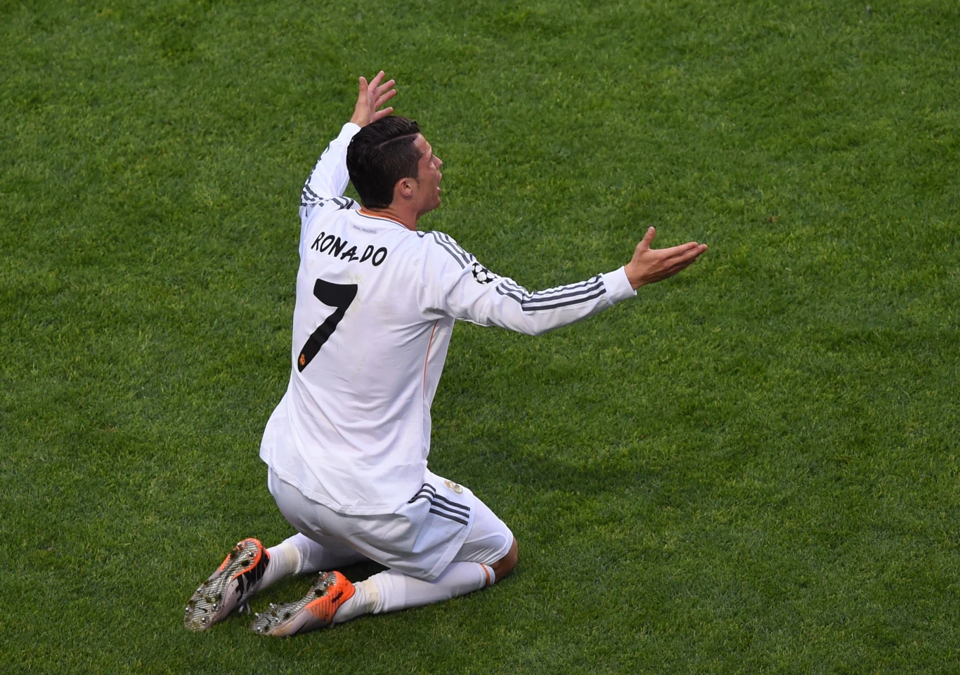 Po raz pierwszy w historii walki o najcenniejsze klubowe trofeum w Europie w finale zmierzyły się dwa zespoły z tego samego miasta