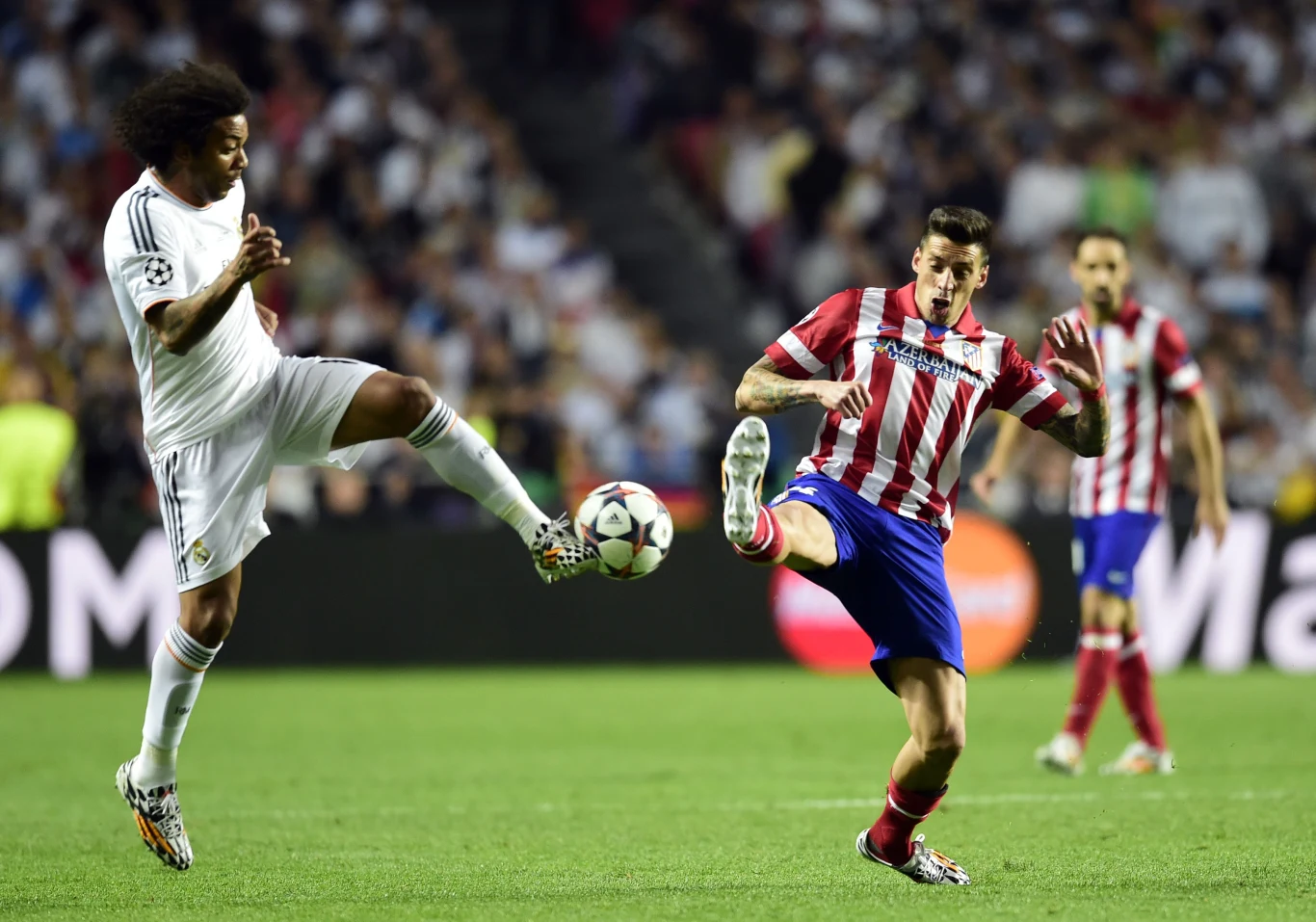 Po raz pierwszy w historii walki o najcenniejsze klubowe trofeum w Europie w finale zmierzyły się dwa zespoły z tego samego miasta