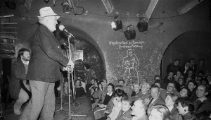 Piwnica pod Baranami, występ Piotra Skrzyneckiego