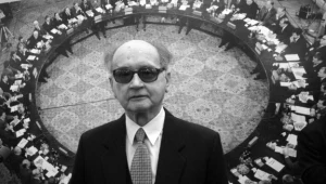 Na zdjęciu archiwalnym z kwietnia 2004 r. b. prezydent gen. Wojciech Jaruzelski podczas uroczystości XV Rocznicy Okrągłego Stołu