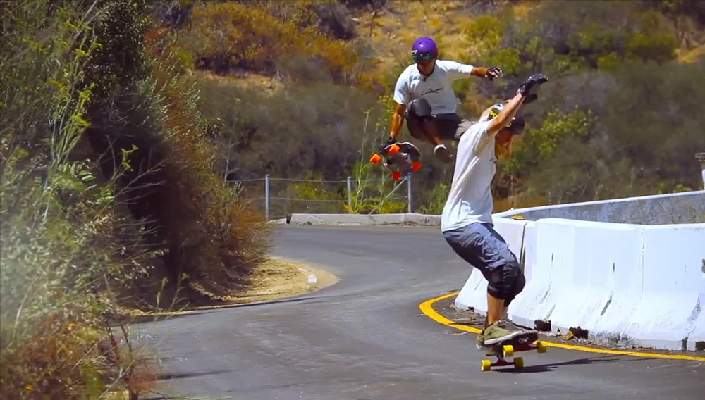 Wyścigi na longboardach dają niesanowity zastrzyk adrenaliny Wyścigi na longboardach dają niesanowity zastrzyk adrenaliny