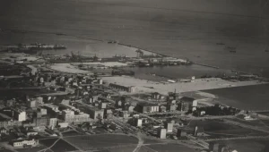 Port powoli powstaje. Jest już główna oś miasta, czyli ul. 10 Lutego. Widać powstające ulice Świętojańska i Starowiejską