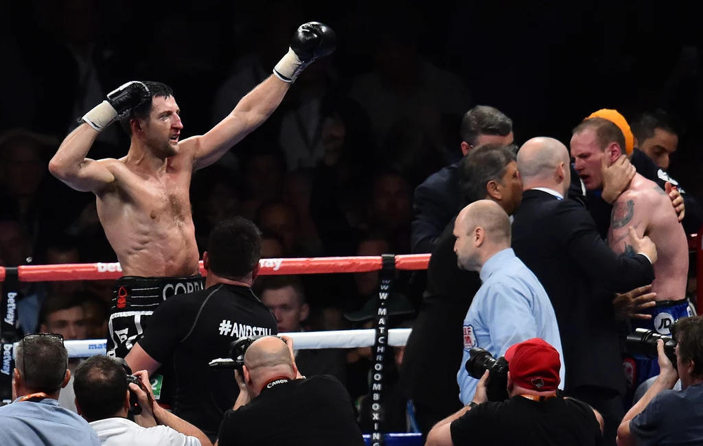 Carl Froch triumfuje
