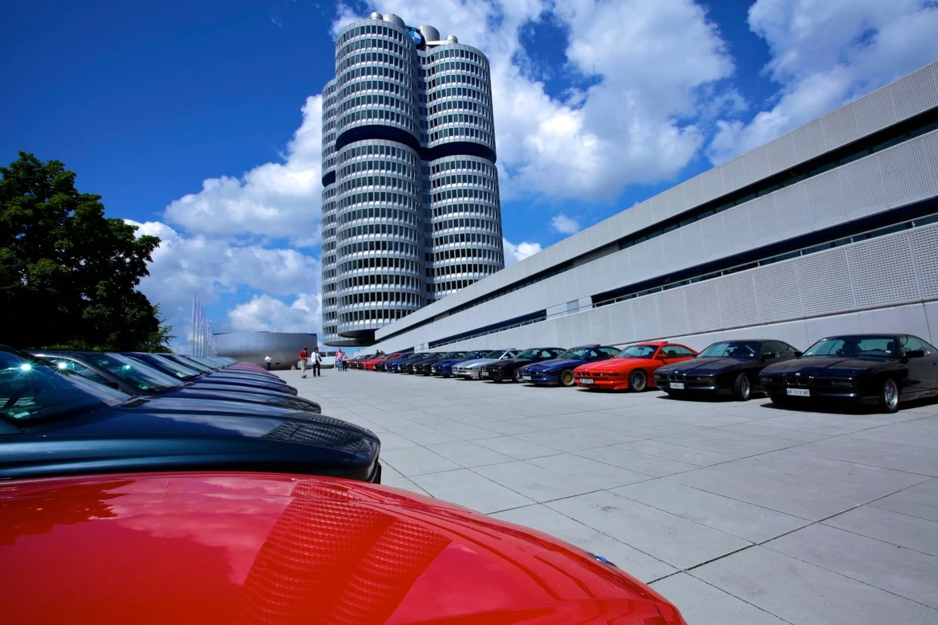 Zlot miłośników BMW serii 8 (E31) w Monachium Zlot miłośników BMW serii 8 (E31) w Monachium