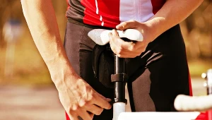 Planujesz wycieczkę rowerową? Zrób to z siodełkiem, by poprawić komfort jazdy