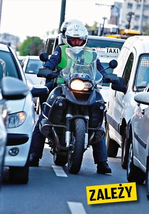 Lawirowanie między autami