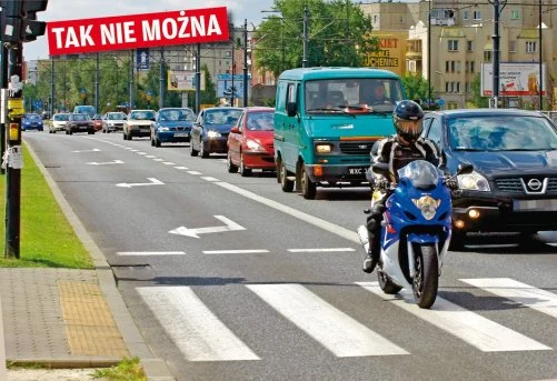 Jazda na wprost pasem do skrętu