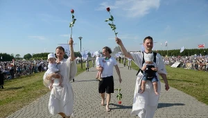 Spotkanie Młodych Lednica 2000 odbyło się pod hasłem "W imię Syna" 