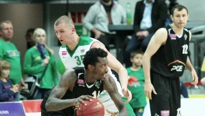 Z piłką Mike Taylor (PGE Turów Zgorzelec)