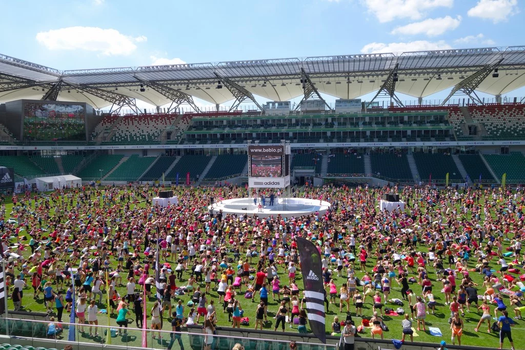 Zajęcia przyciągnęły na murawę stadionu tysiące dziewczyn z całej Polski