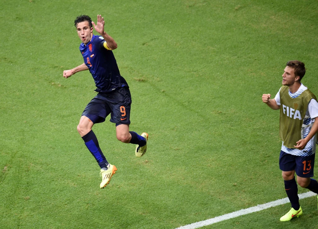 Tego się nikt nie spodziewał. Mistrzowie świata Hiszpanie przegrali z wicemistrzami Holendrami aż 1-5 na mundialu w Brazylii Tego się nikt nie spodziewał. Mistrzowie świata Hiszpanie przegrali z wicemistrzami Holendrami aż 1-5 na mundialu w Brazylii