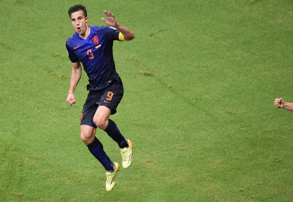 Tego się nikt nie spodziewał. Mistrzowie świata Hiszpanie przegrali z wicemistrzami Holendrami aż 1-5 na mundialu w Brazylii Tego się nikt nie spodziewał. Mistrzowie świata Hiszpanie przegrali z wicemistrzami Holendrami aż 1-5 na mundialu w Brazylii