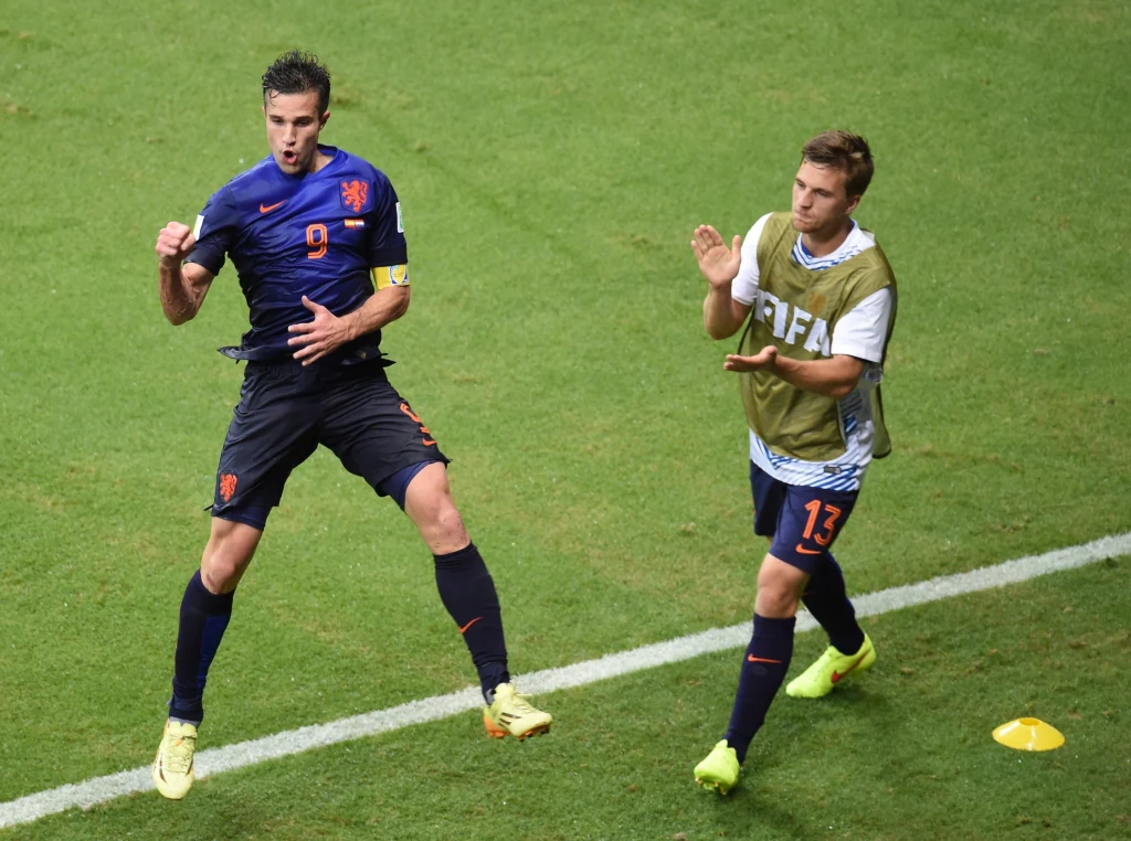 Tego się nikt nie spodziewał. Mistrzowie świata Hiszpanie przegrali z wicemistrzami Holendrami aż 1-5 na mundialu w Brazylii Tego się nikt nie spodziewał. Mistrzowie świata Hiszpanie przegrali z wicemistrzami Holendrami aż 1-5 na mundialu w Brazylii