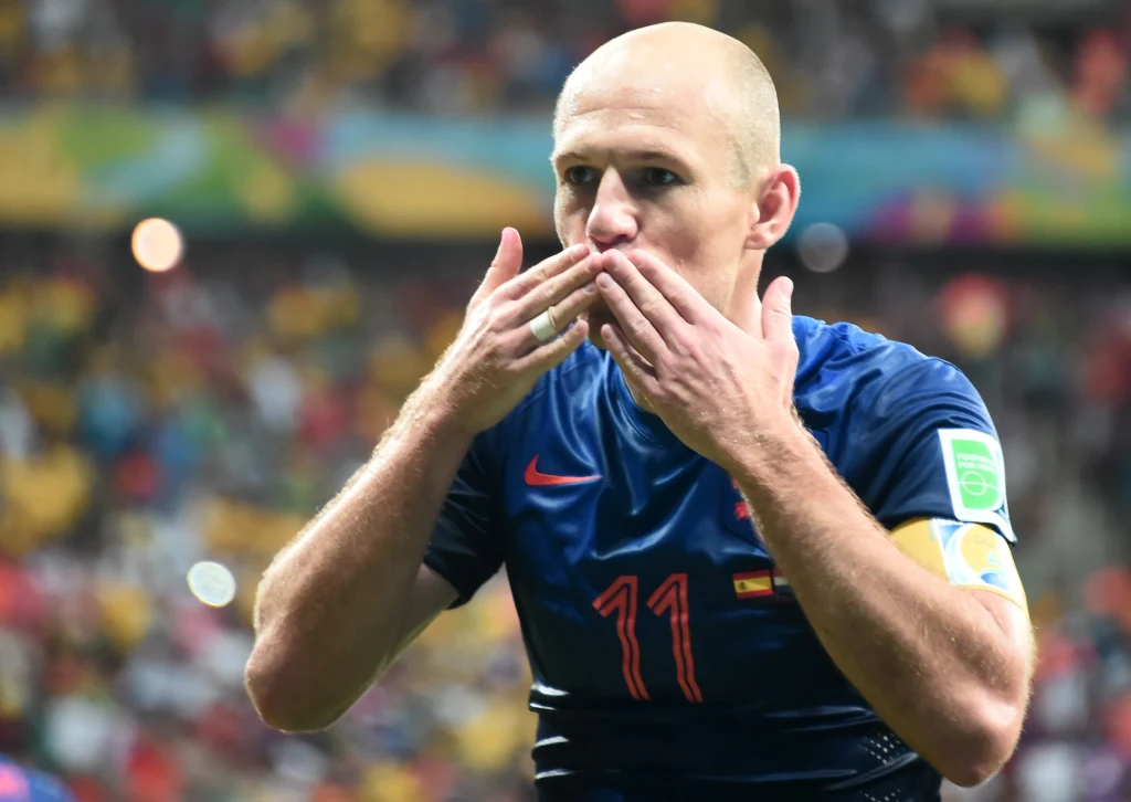 Tego się nikt nie spodziewał. Mistrzowie świata Hiszpanie przegrali z wicemistrzami Holendrami aż 1-5 na mundialu w Brazylii Tego się nikt nie spodziewał. Mistrzowie świata Hiszpanie przegrali z wicemistrzami Holendrami aż 1-5 na mundialu w Brazylii