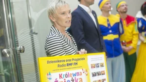 Narratorką opowieści o Królewnie Śnieżce jest Ewa Błaszczyk – szefowa fundacji „Budzik”.