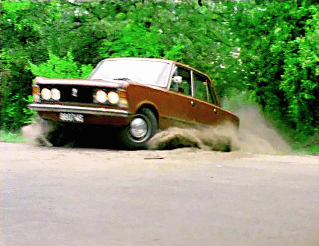 „07 ZGŁOŚ SIĘ” (1976): z Fiata 125p korzystał por. Borewicz w pierwszych odcinkach.