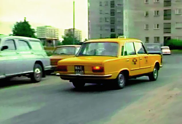 „ZMIENNICY” (1986): filmowa taksówka to chyba najbardziej znana rola Fiata 125p.