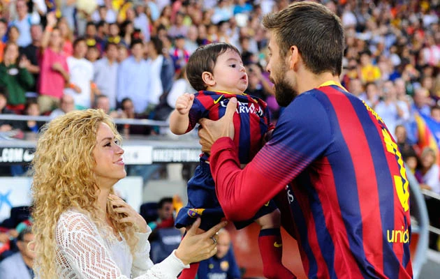 Shakira i Gerard Pique z synkiem Shakira i Gerard Pique z synkiem