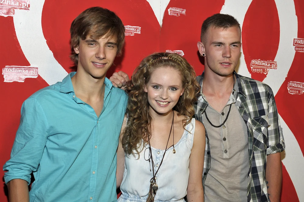 Maciej Musiał, Olga Kalicka, Daniel Dziorek na promocji serialu "rodzinka.pl" Maciej Musiał, Olga Kalicka, Daniel Dziorek na promocji serialu "rodzinka.pl"