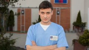 Mateusz Damięcki jako dr Radwan w "Na dobre i na złe" 
