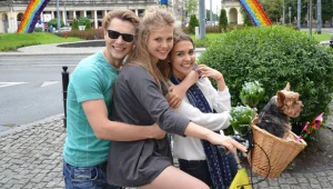 Na razie – przed premierą „Zaczaruj mnie!” - powstał jej filmowy zwiastun, w którym przed kamerami błyszczy jedna z najpiękniejszych aktorek młodego pokolenia: Ania Karczmarczyk