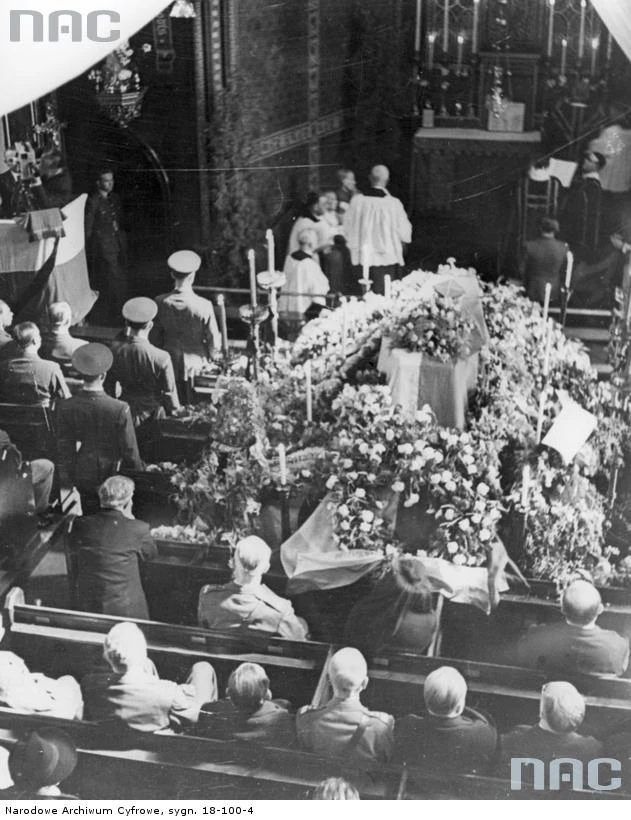 Pogrzeb gen. Władysława Sikorskiego w Newark, 16.07.1943, n/z nabożeństwo żałobne