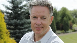 Zawsze był rozchwytywanym aktorem. Zbigniew Suszyński nie daje o sobie zapomnieć. W tym roku nadal będzie występował w „Klanie”, ale również pojawi się gościnnie, m.in. w „Ojcu Mateuszu” i „Prawie Agaty”. 