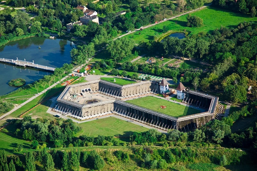 Tężnie solankowe /fot. miastoinowrocław