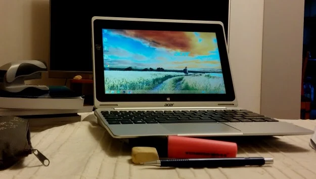 Aspire Switch 10 - tryb notebooka. W sam raz do pracy lub nauki Aspire Switch 10 - tryb notebooka. W sam raz do pracy lub nauki