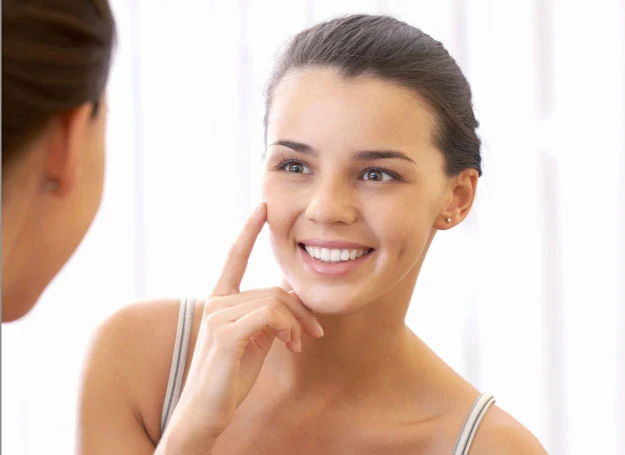 Zamiast ciężkiego podkładu na lato wybierz krem BB lub CC Zamiast ciężkiego podkładu na lato wybierz krem BB lub CC