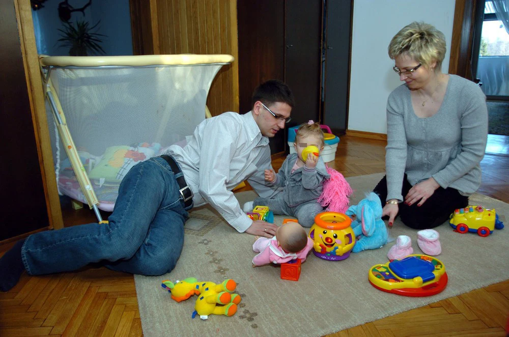 Mariusz Kamiński z byłą żoną Anną i córką Julią - 2008 r. Mariusz Kamiński z byłą żoną Anną i córką Julią - 2008 r.