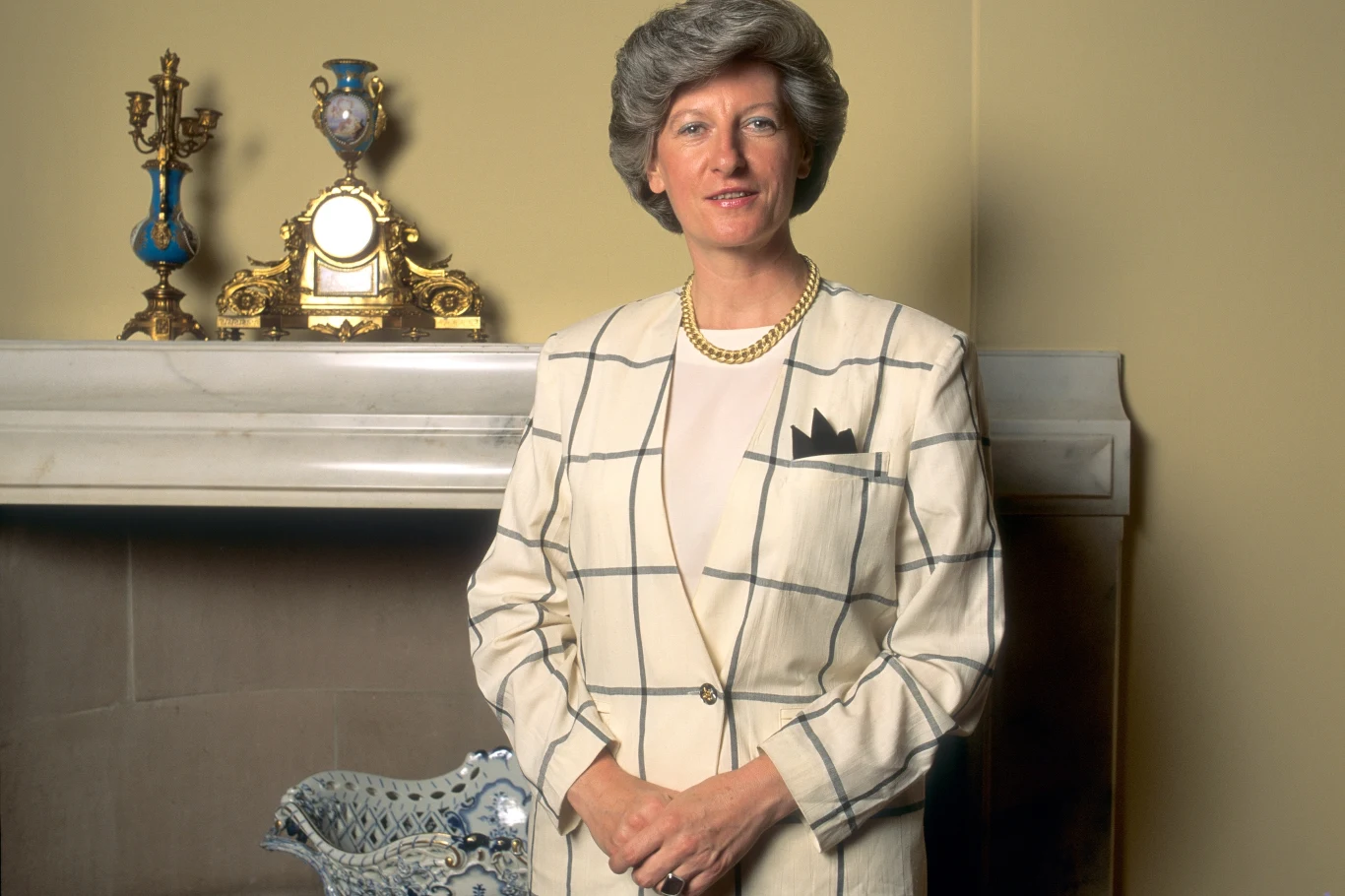 Warszawa, 25.07.1992, premier Hanna Suchocka w swoim gabinecie w Urzędzie Rady Ministrów Warszawa, 25.07.1992, premier Hanna Suchocka w swoim gabinecie w Urzędzie Rady Ministrów