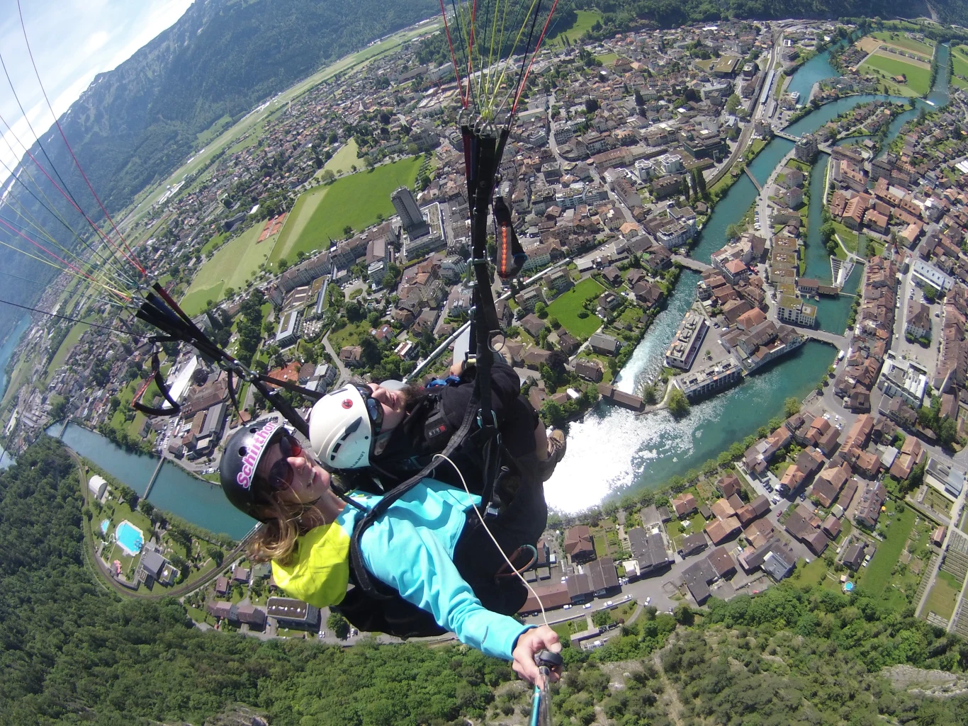 Latanie nad Interlaken jest niesamowita Latanie nad Interlaken jest niesamowita