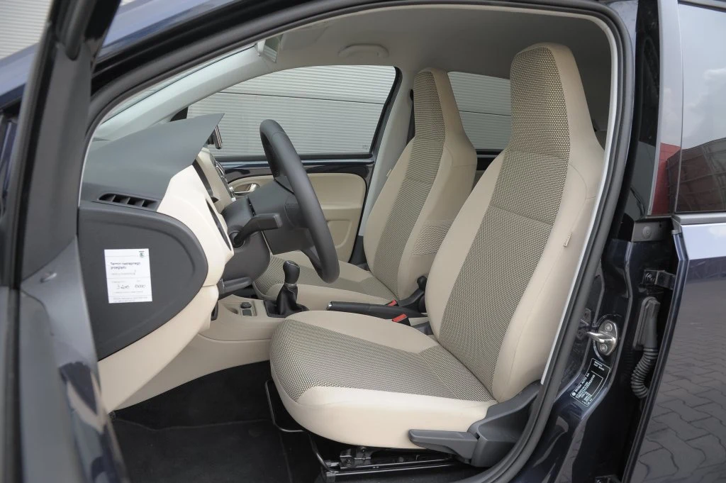 Miejsca jest tu mnóstwo. Stałe zagłówki wymuszają pochylenie szyi, co dla wielu osób będzie niewygodne.